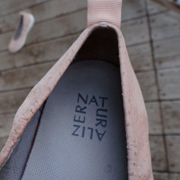 Naturalizer Philippa Perforated Leather Pink Slide on Shoes/ Flats / Sneaker 9M - Picture 5 of 9